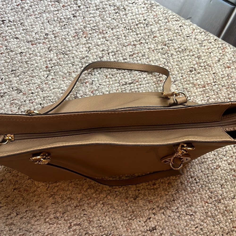 Authentic Michael Kors Purse. - image 5